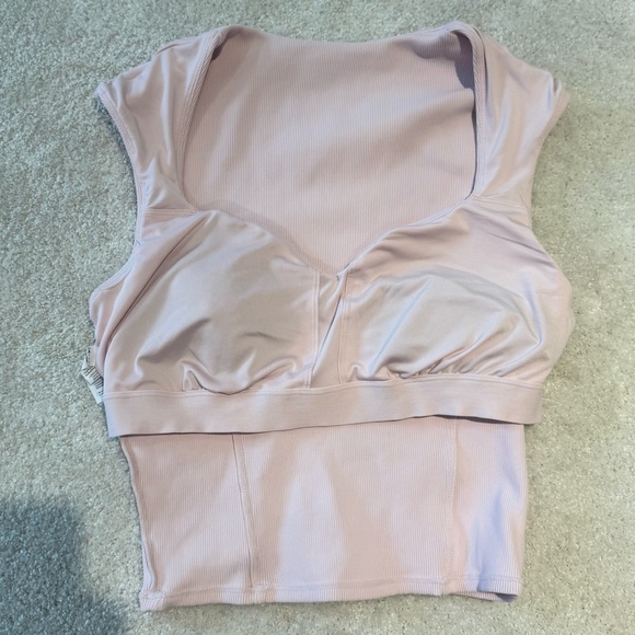 ALO Yoga Women's Light Pink Sweetheart Neck Tank with Built in Bra - size large - Picture 4 of 5